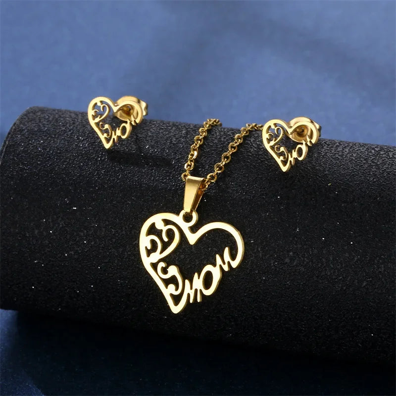 Mama Pendant Necklace