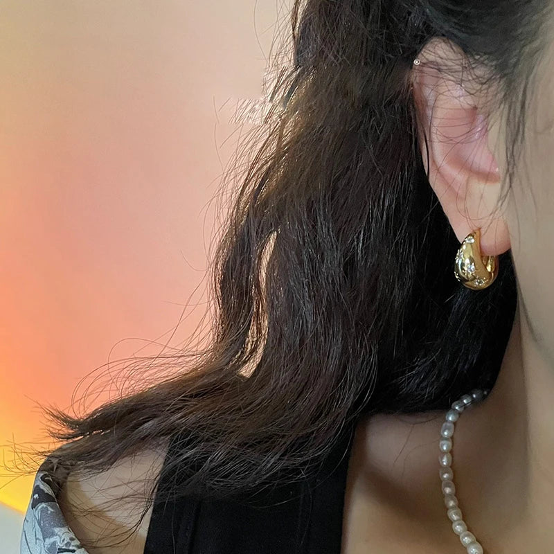 Luna Hoops