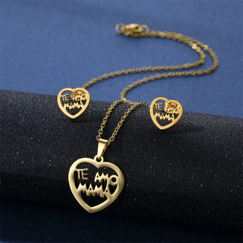 Mama Pendant Necklace