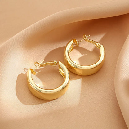 Nia Hoops
